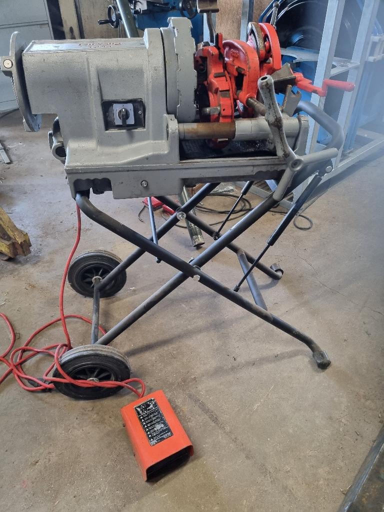 ZGAN Ridgid 1233 draadsnijmachine 1/8''-3'', Doe-het-zelf en Verbouw, Gereedschap | Overige machines, Ophalen, Zo goed als nieuw