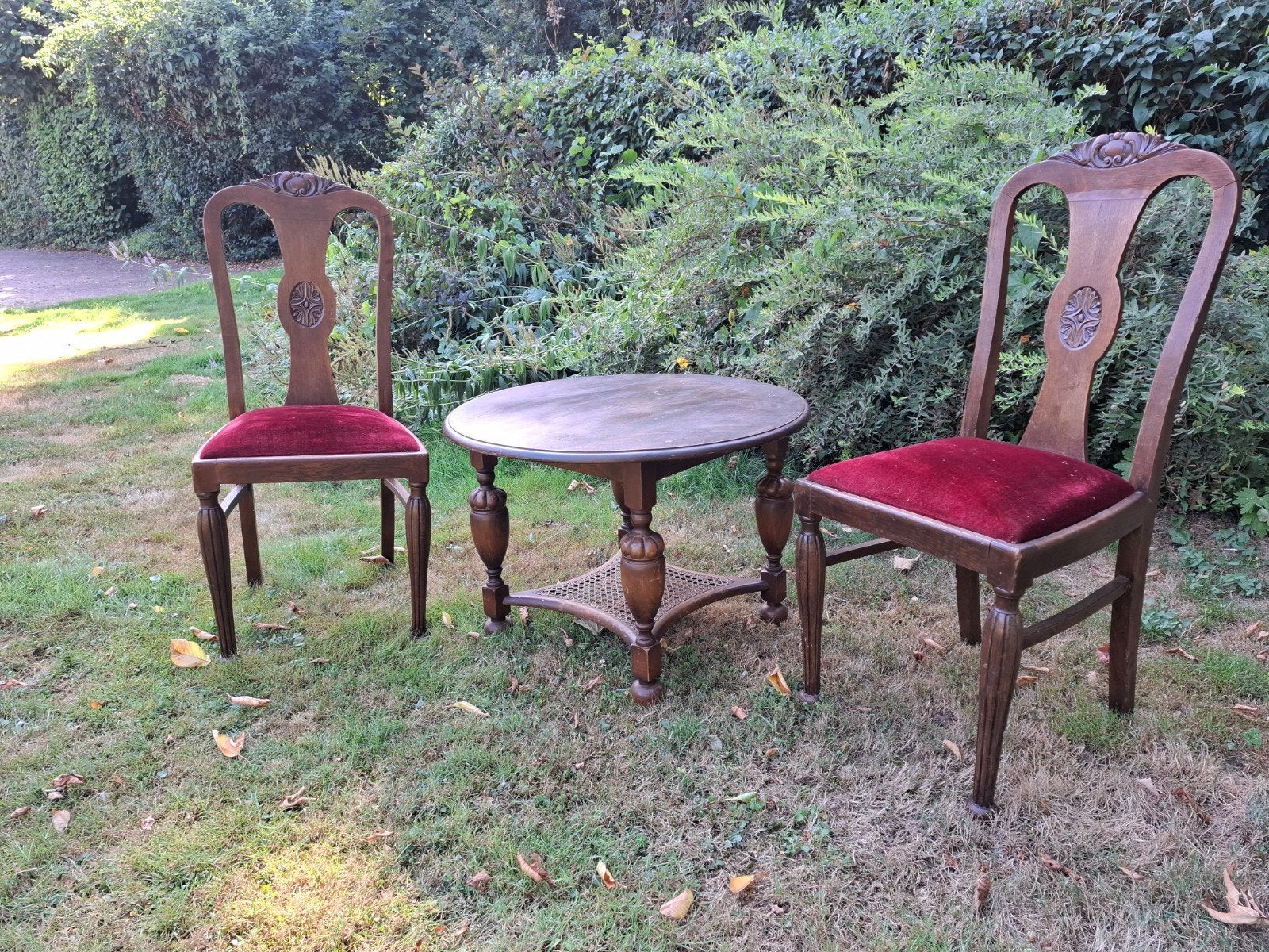 antieke stoelen en tafel, Ophalen