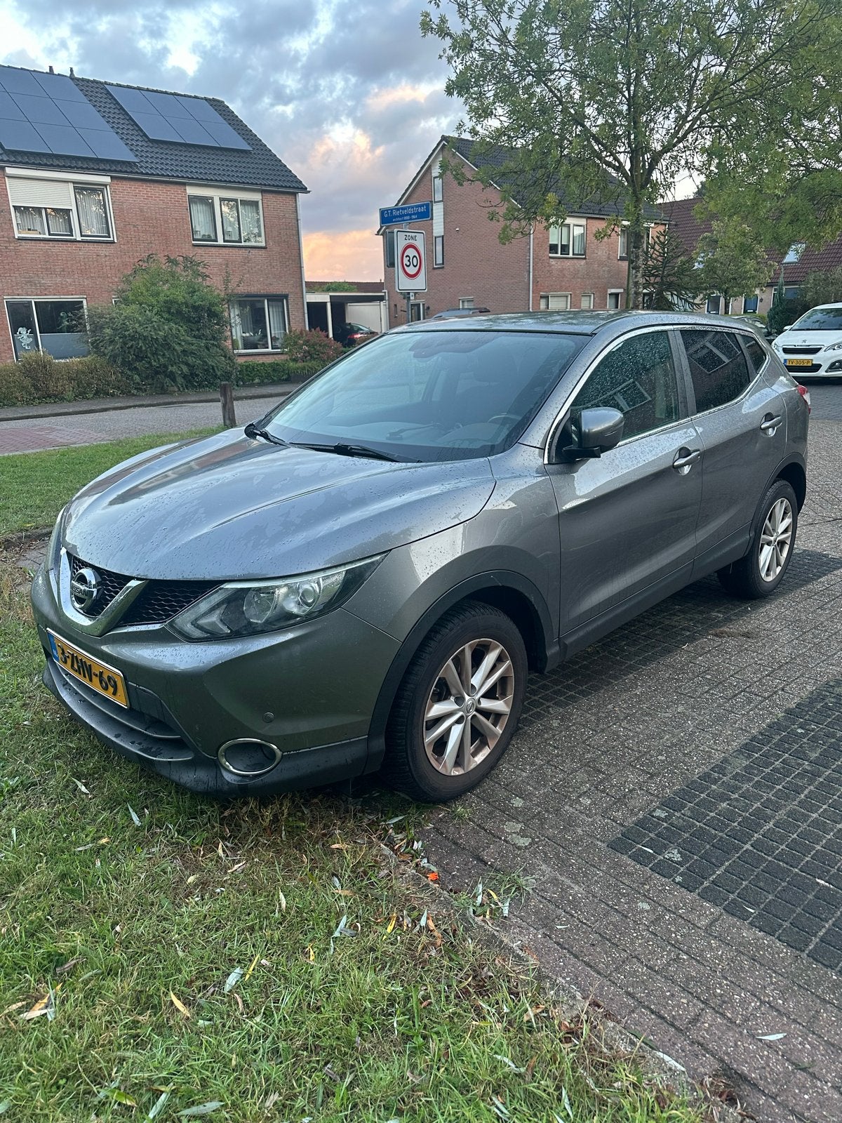 Nissan Qashqai 1.2 Dig-t 85KW 2WD 2015 Grijs, Auto's, Voorwielaandrijving, Zwart, 4 cilinders, Origineel Nederlands
