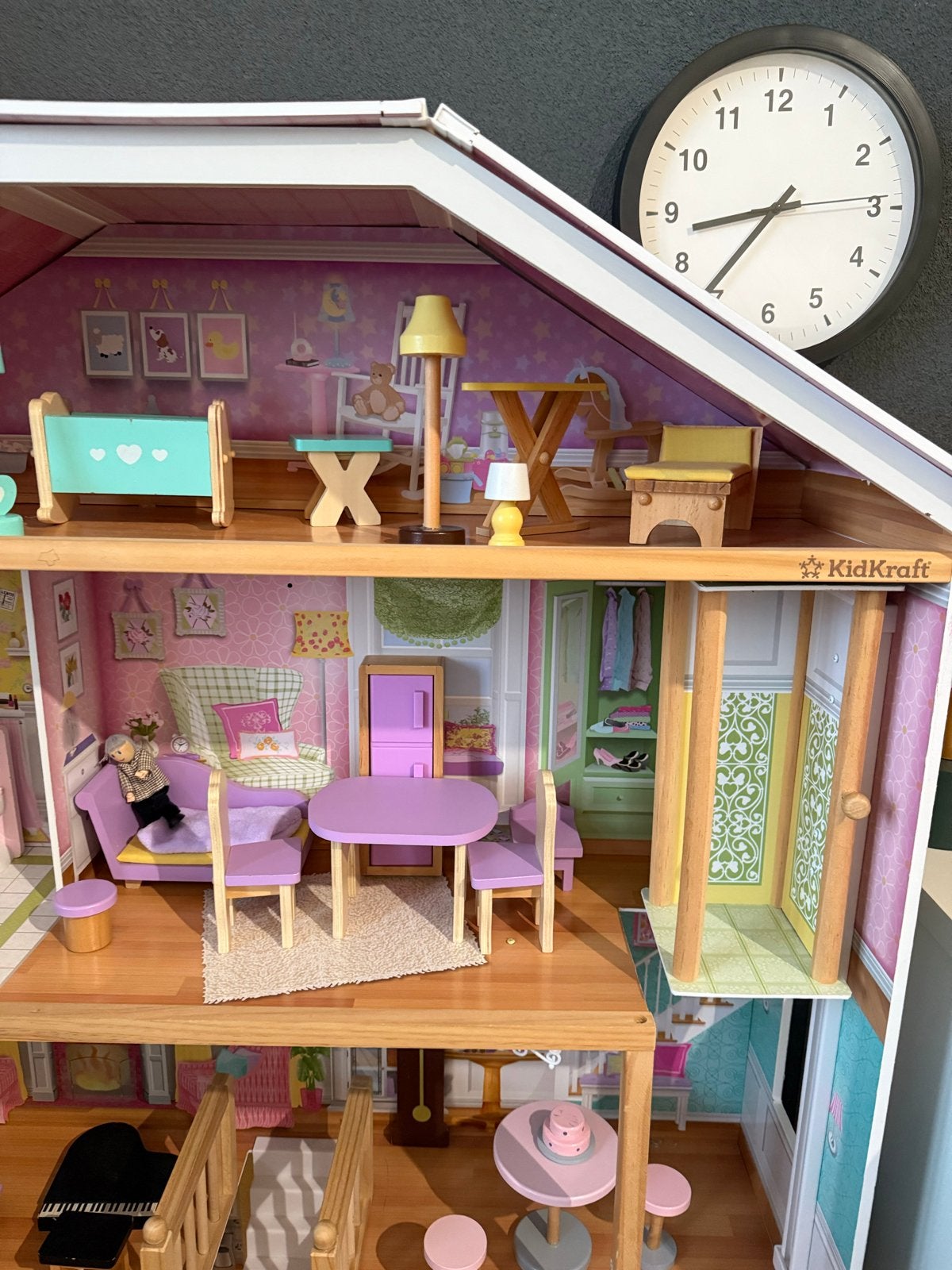 Foto 2 van KidKraft Houten Poppenhuis met Meubels - Zo goed als nieuw
