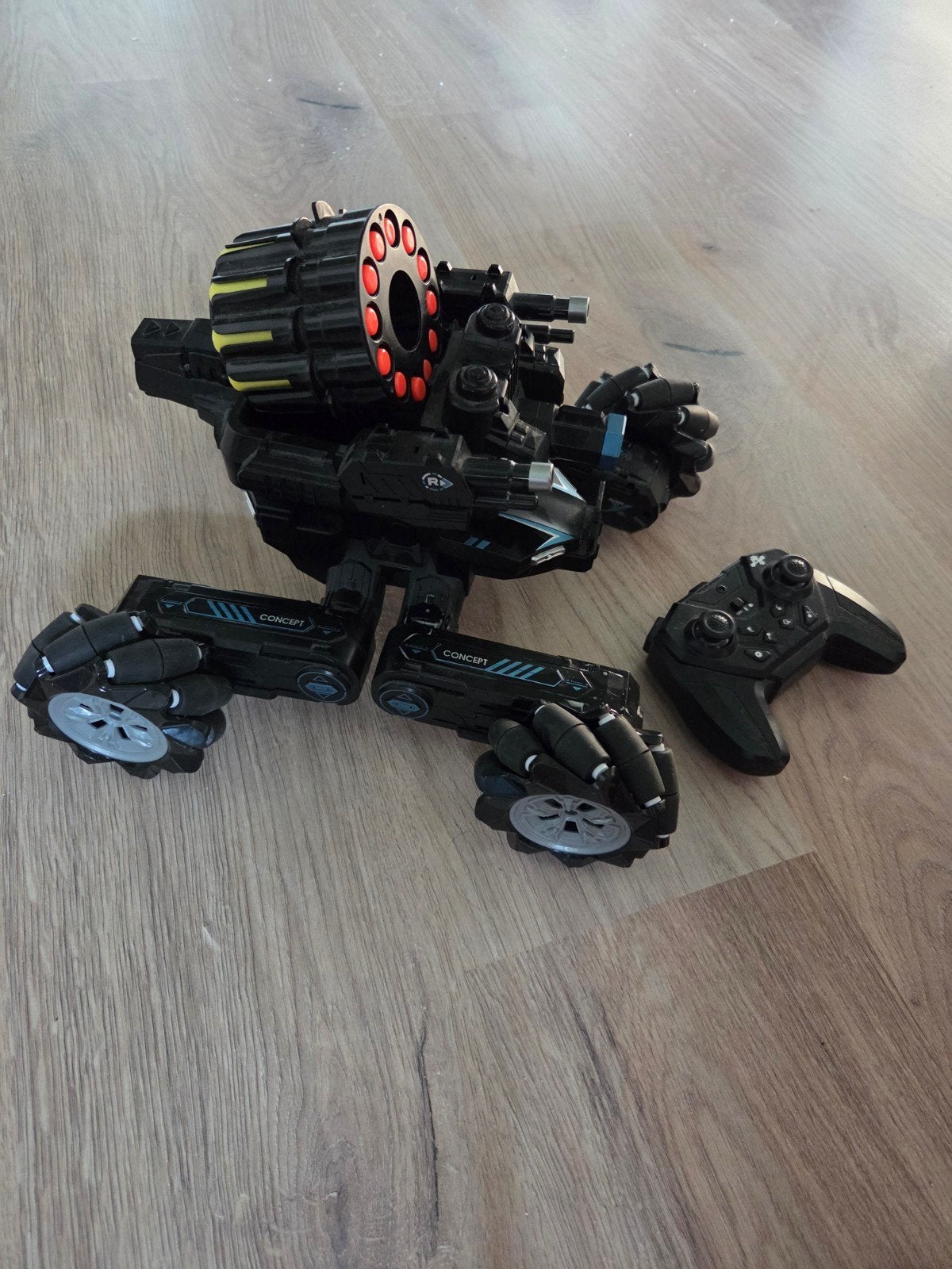 Silvergear Bestuurbare Armor Auto met Afstandsbediening, Kinderen en Baby's, Speelgoed | Speelgoedvoertuigen, Zo goed als nieuw