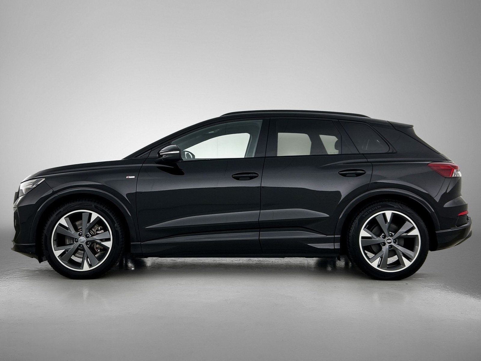 Audi Q4 e-tron 50 quattro Launch edition S Competition 77 kW, Auto's, Audi, Gebruikt, Zwart, 2135 kg, Zwart