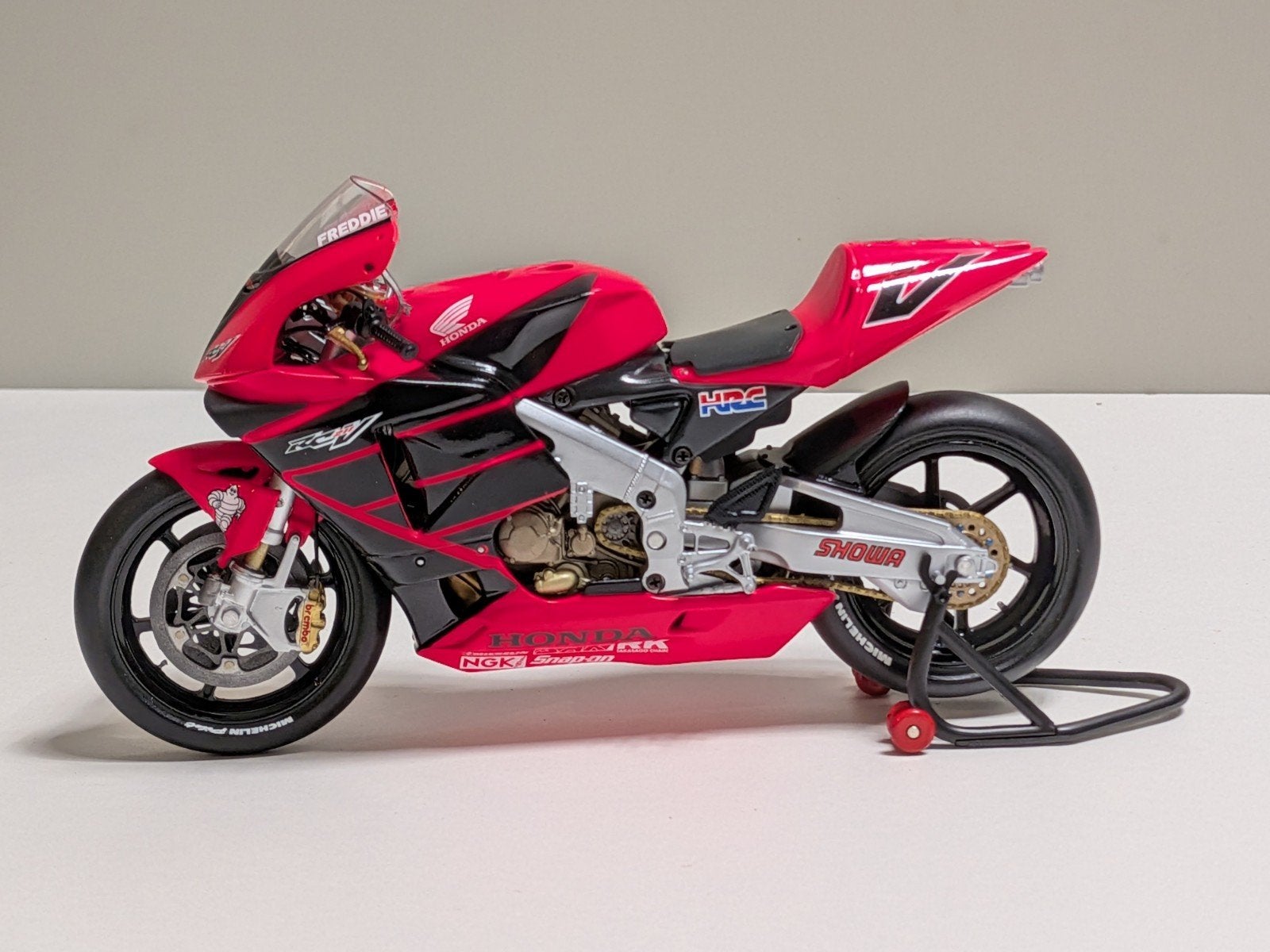 Minichamps: Honda RC211V - Freddie Spencer - MotoGP test '01, Hobby en Vrije tijd, Modelauto's | 1:5 tot 1:12, Ophalen of Verzenden
