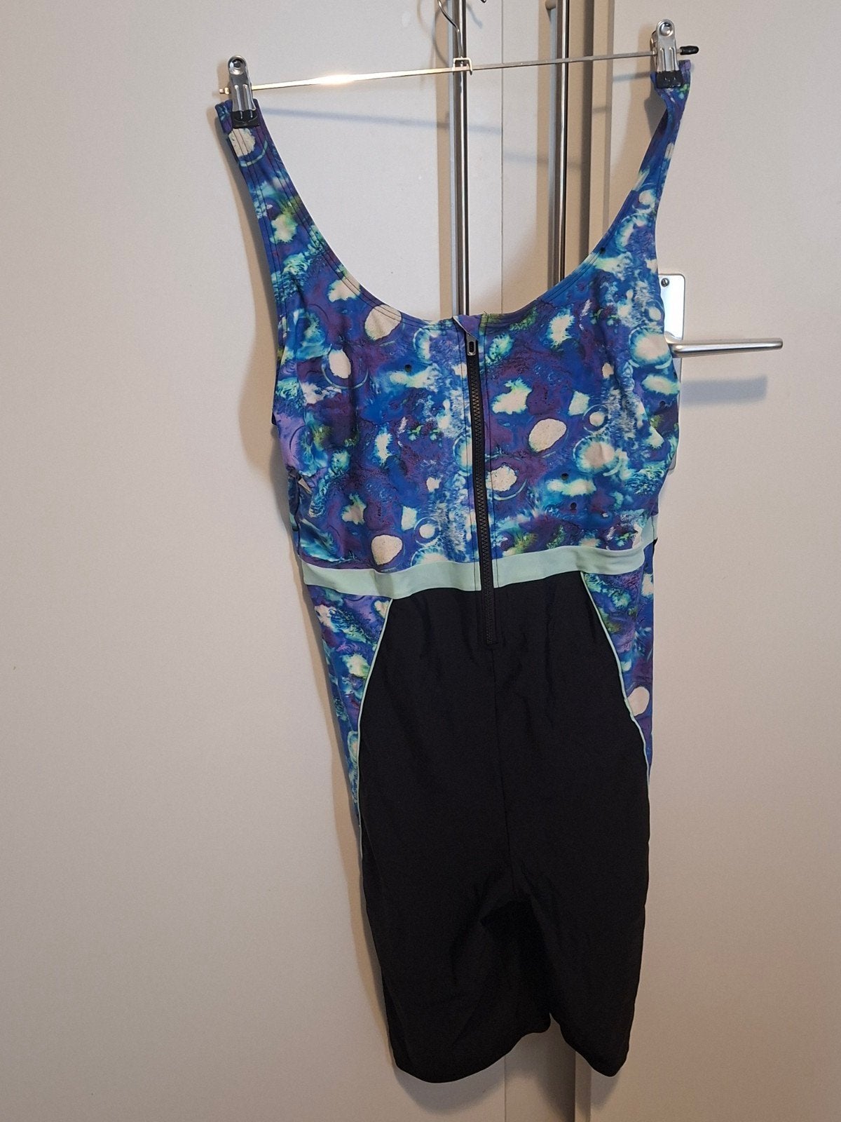 Badpak met pijpjes en rits maat 50, Kleding | Dames, Badmode en Zwemkleding, Ophalen of Verzenden, Zo goed als nieuw, Zwart, Badpak