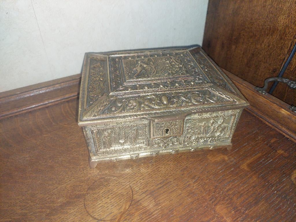 Bronzen kist / Klein formaat / Goede staat, Ophalen of Verzenden, Brons