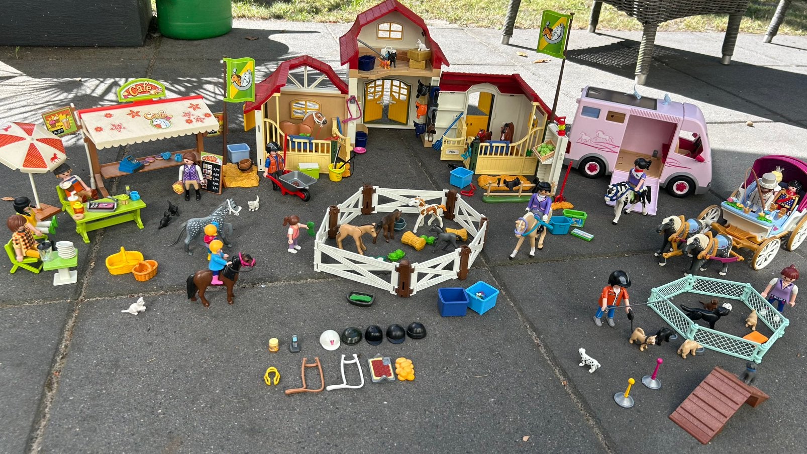 Playmobil manege, Complete set, Overige typen, Ophalen of Verzenden, Zo goed als nieuw