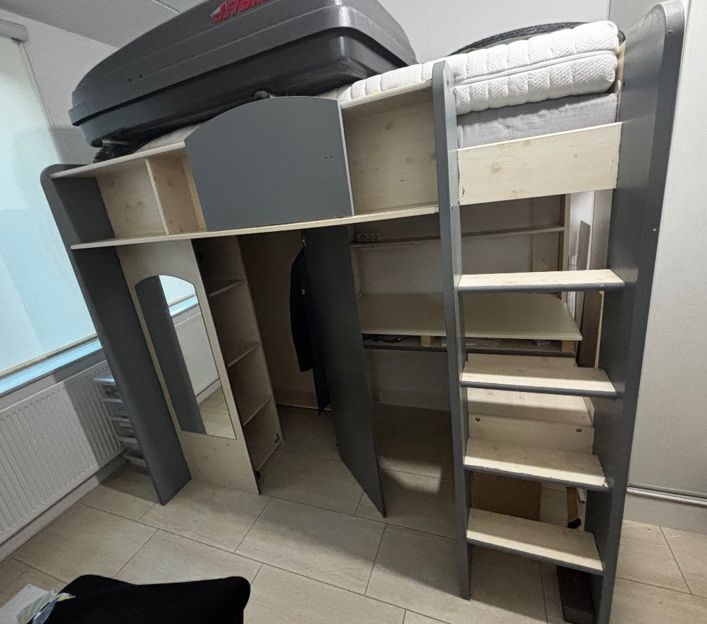 MultifunctioneleHoogslapermetBureau,Kast&Spiegel MOETSNELWEG, Ophalen, Gebruikt, Hoogslaper