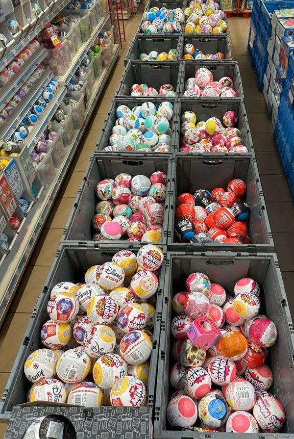 Opkopers partij Zuru Mini Brands Miniverse Collectibles, Ophalen of Verzenden, Nieuw, Jongen of Meisje