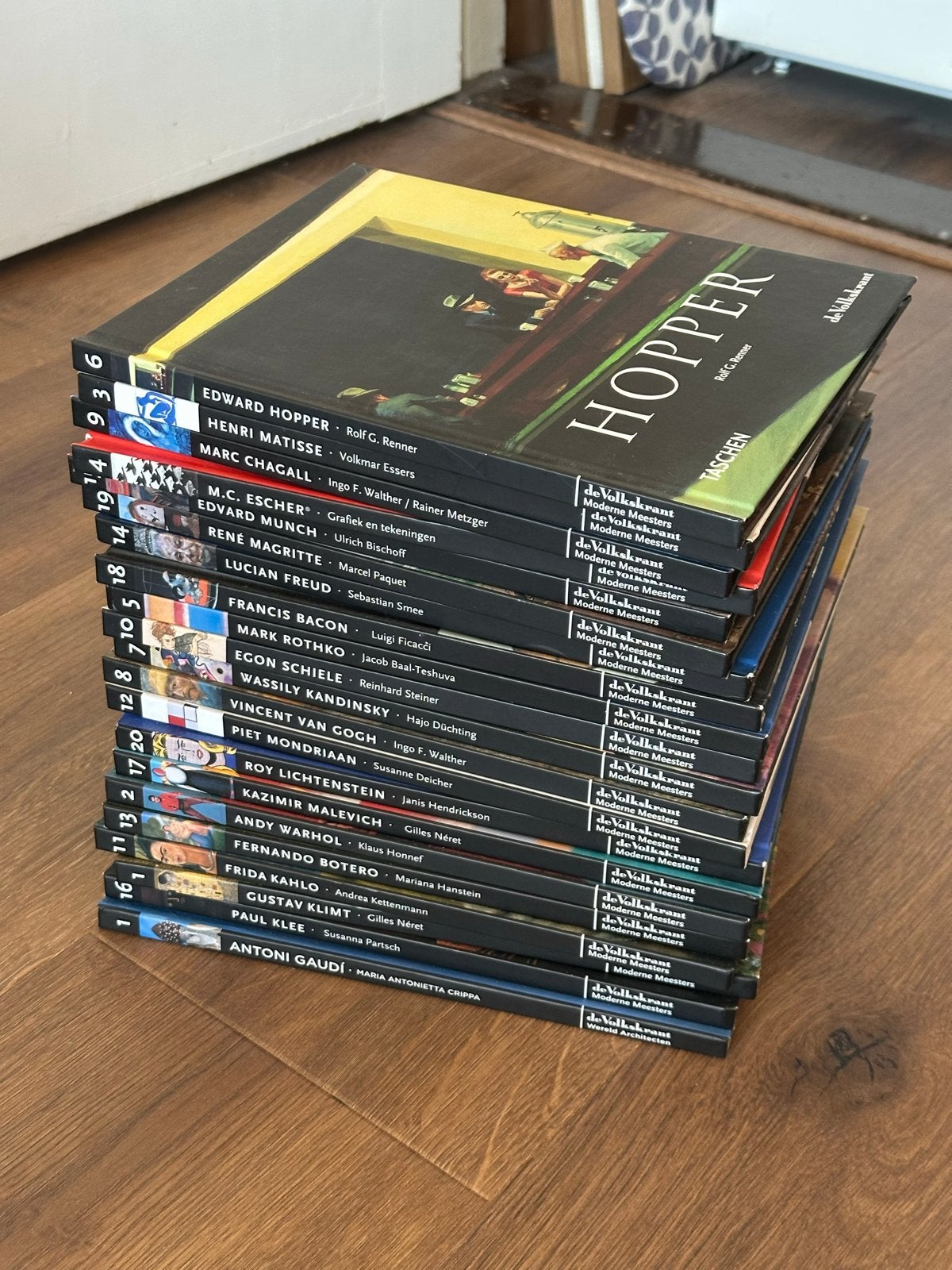 21 Volkskrant kunstboeken Moderne Meesters, Ophalen of Verzenden, Gelezen, Overige onderwerpen