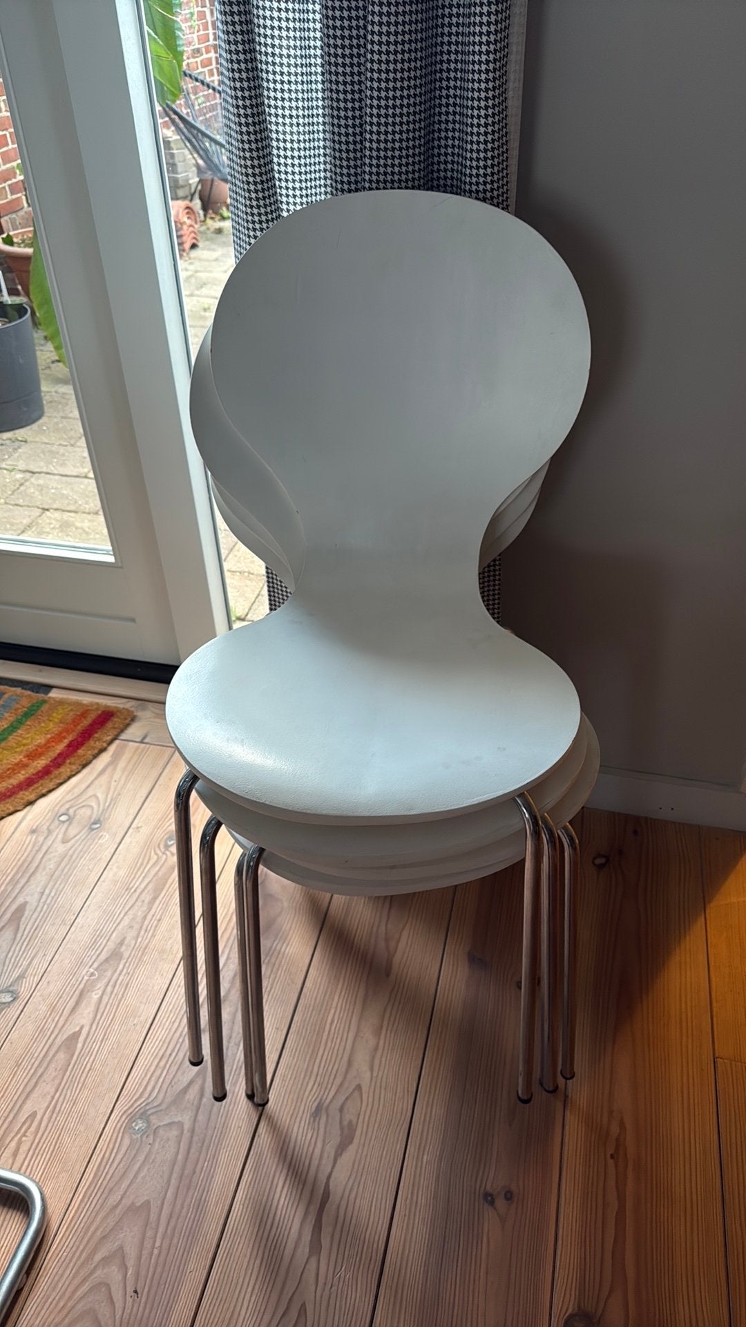 Vier witte vlinderstoelen gratis, Huis en Inrichting, Stoelen, Ophalen, Gebruikt, Wit, Vier