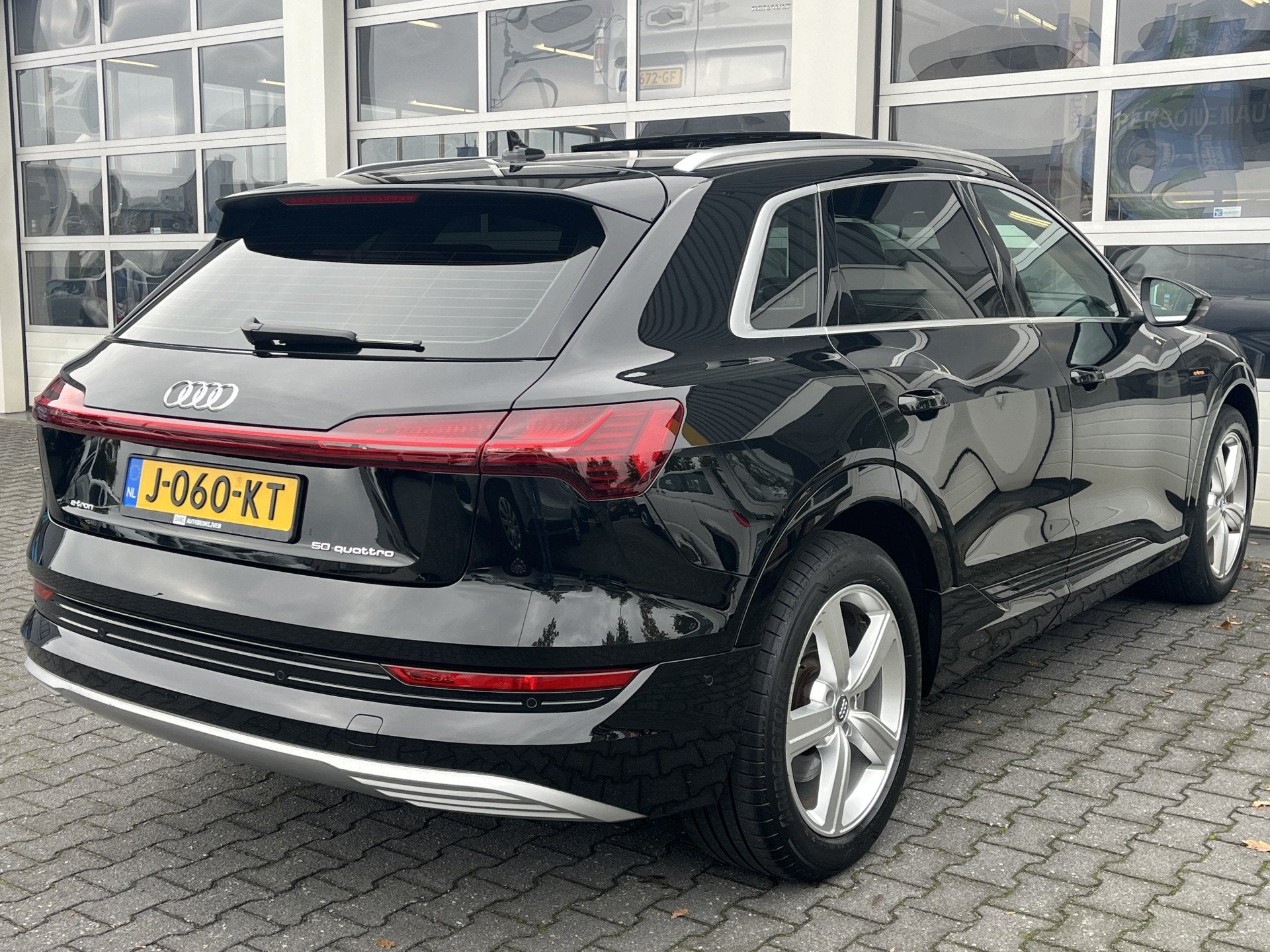 Audi e-tron e-tron 50 quattro Launch edition plus 71 kWh SOH, Automaat, Zwart, 71 kWh, Zwart