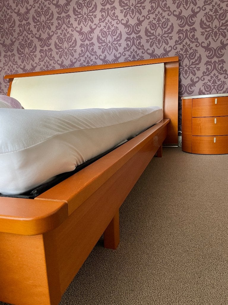 Bed frame 180 x 200 met 2 nachtkastjes, Ophalen, Overige kleuren, Tweepersoons, Zo goed als nieuw