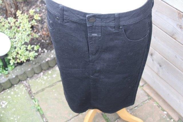 Rok zwart Closed mt 31 (40) Vaste prijs OPRUIMING, Kleding | Dames, Maat 38/40 (M), Ophalen of Verzenden, Zo goed als nieuw, Knielengte