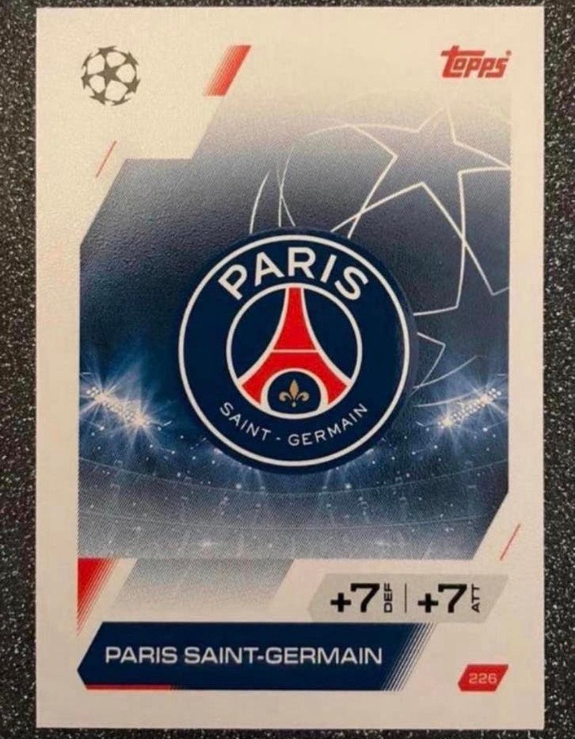 Topps MA 25/26    CLUB BADGE    PSG, Verzenden, Zo goed als nieuw, Plaatje