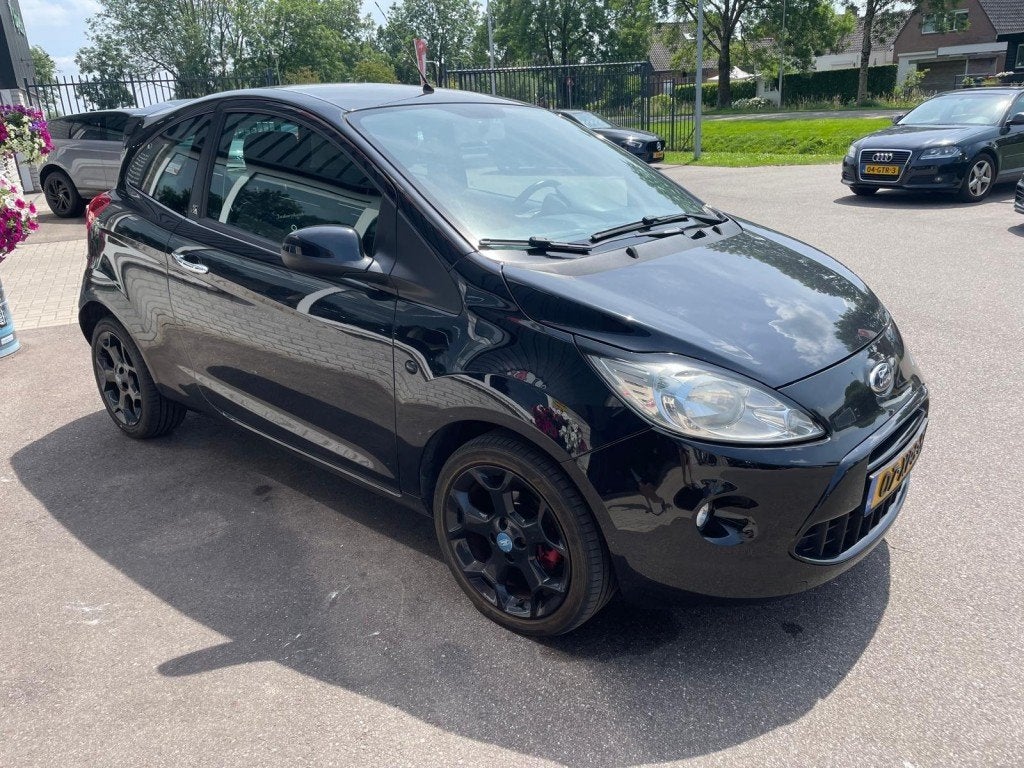 Ford KA 1.2 METAL S/S Airco Spoiler Mistlampen Sportvelgen, Auto's, Voorwielaandrijving, Euro 5, Gebruikt, 1242 cc