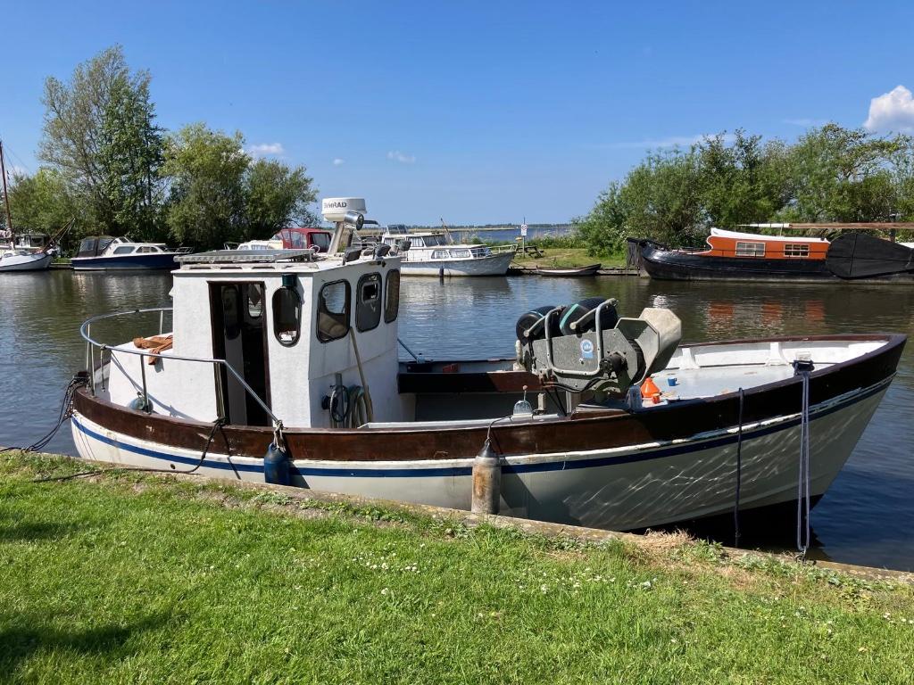 Zweedse kotter visboot motorboot nu in Nederland Uitgeest, Watersport en Boten, Motorboten en Motorjachten, 3 m, Gebruikt, Diesel