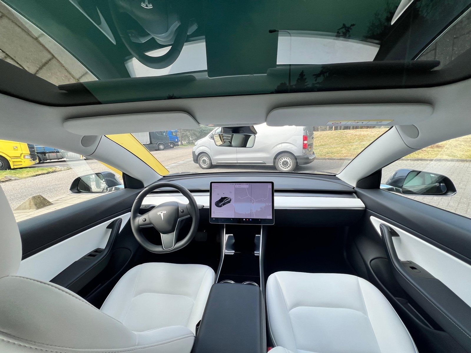 Urgent moving away sale! Tesla Model 3 2020 Grijs, Auto's, Tesla, Automaat, Origineel Nederlands, Elektrisch, Particulier