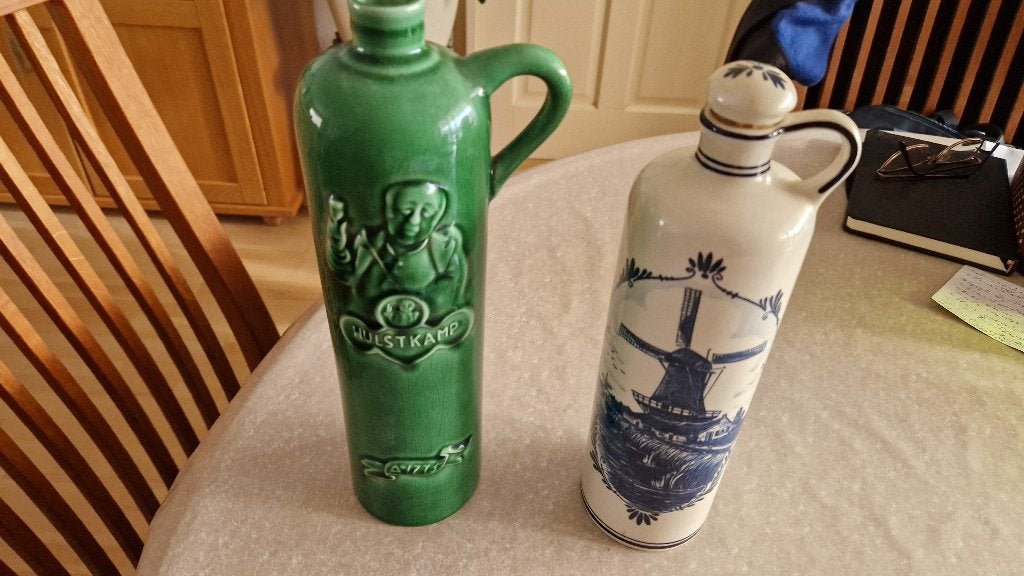 2 oude brocante jeneverflessen delfts en groen, Antiek en Kunst, Ophalen of Verzenden