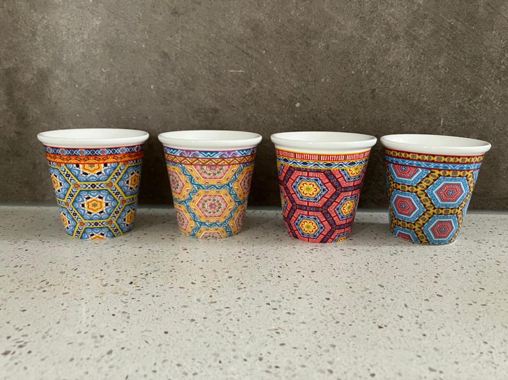 4 espresso kopjes - Global Ethnic - Easy life, Ophalen of Verzenden, Zo goed als nieuw, Overige stijlen, Kop(pen) en/of Schotel(s)