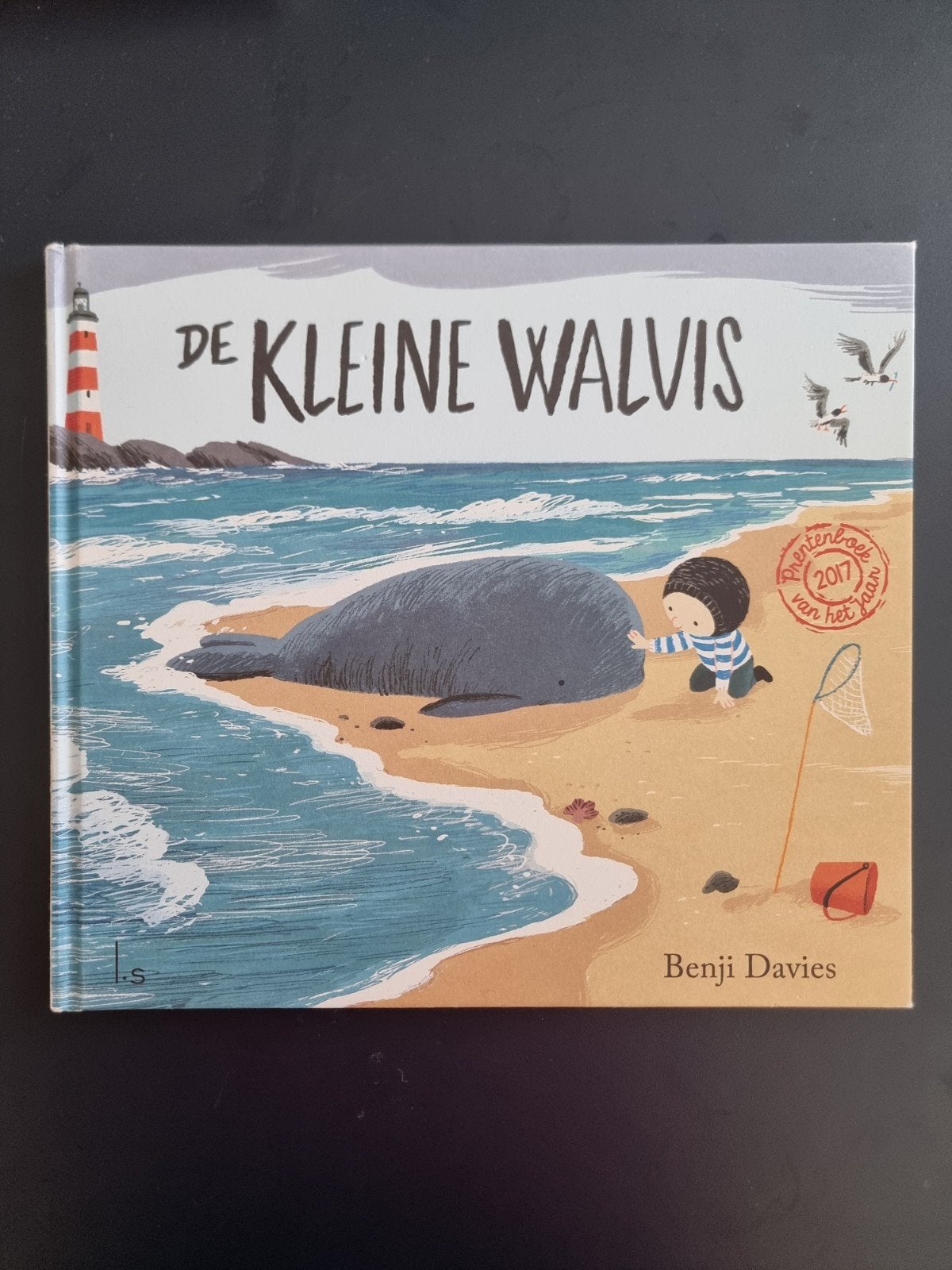 De Kleine Walvis - Prentenboek van het Jaar 2017, Ophalen of Verzenden, Zo goed als nieuw, Benji Davies, Sprookjes