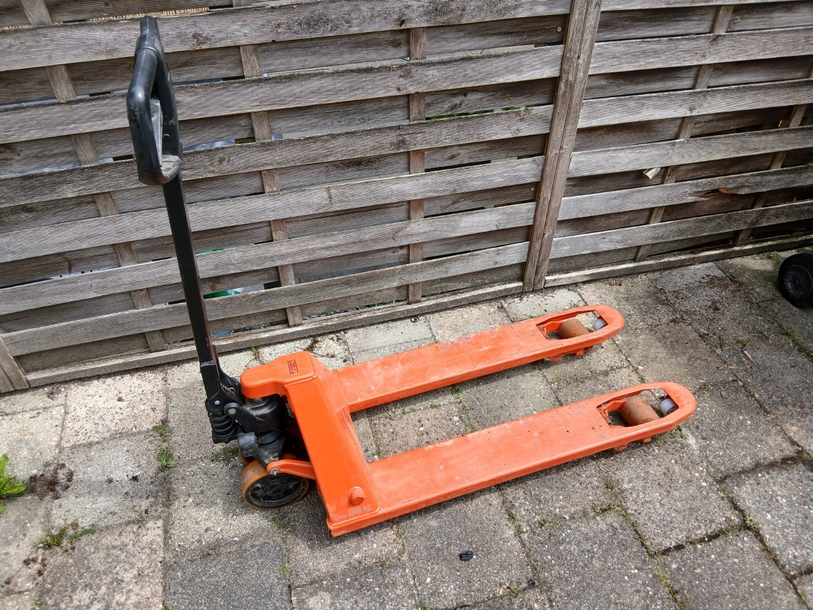 Toyota hand palletwagen, Ophalen