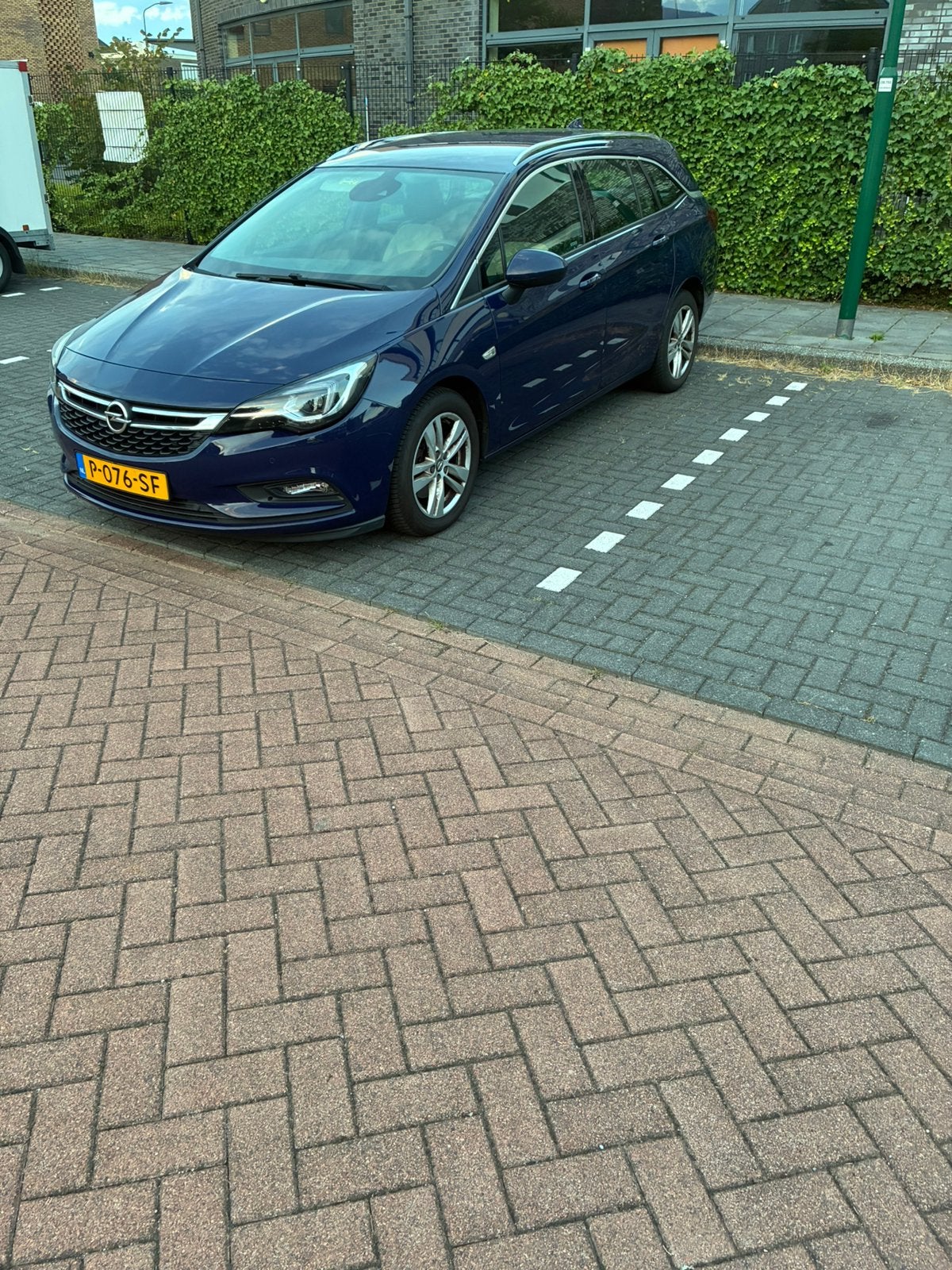 Opel Astra 1.6 Turbo 200pk Aut 2017 Blauw, Auto's, 1325 kg, 680 kg, 4 cilinders, Blauw