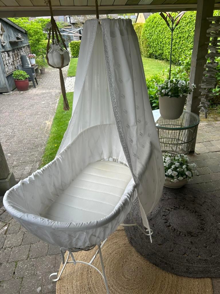 Mooie wieg, Kinderen en Baby's, Babywiegjes en Ledikanten, Ophalen, Zo goed als nieuw, Wieg