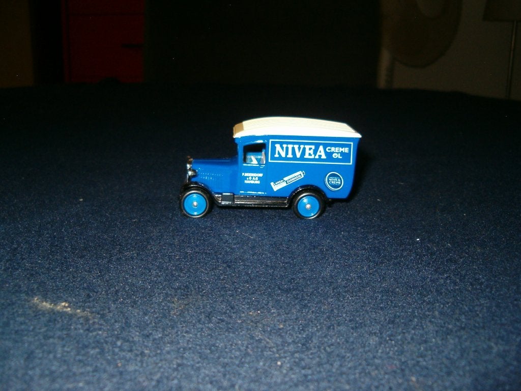 Diverse Days-Gone Modelauto’s Met Reclame.  NR 1., Hobby en Vrije tijd, Modelauto's | 1:43, Zo goed als nieuw, Auto, Overige merken