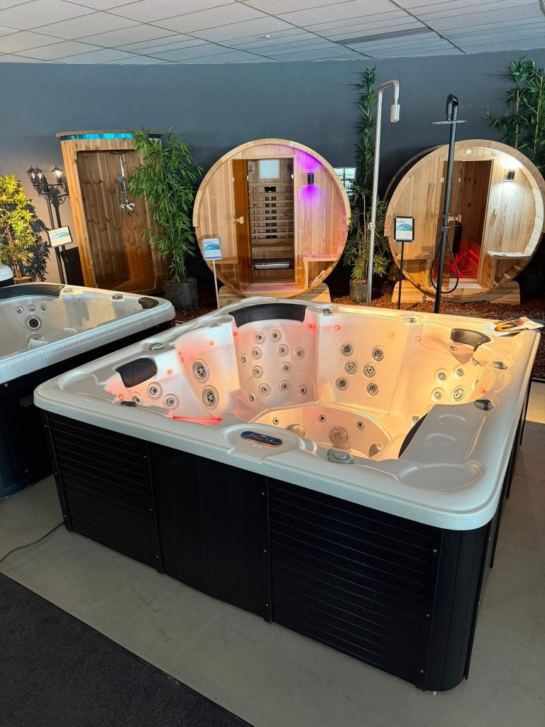 Luxe Jacuzzi / Spa 6 Persoons – Compleet & Direct Leverbaar!, Ophalen, Zo goed als nieuw, Trap, Vast