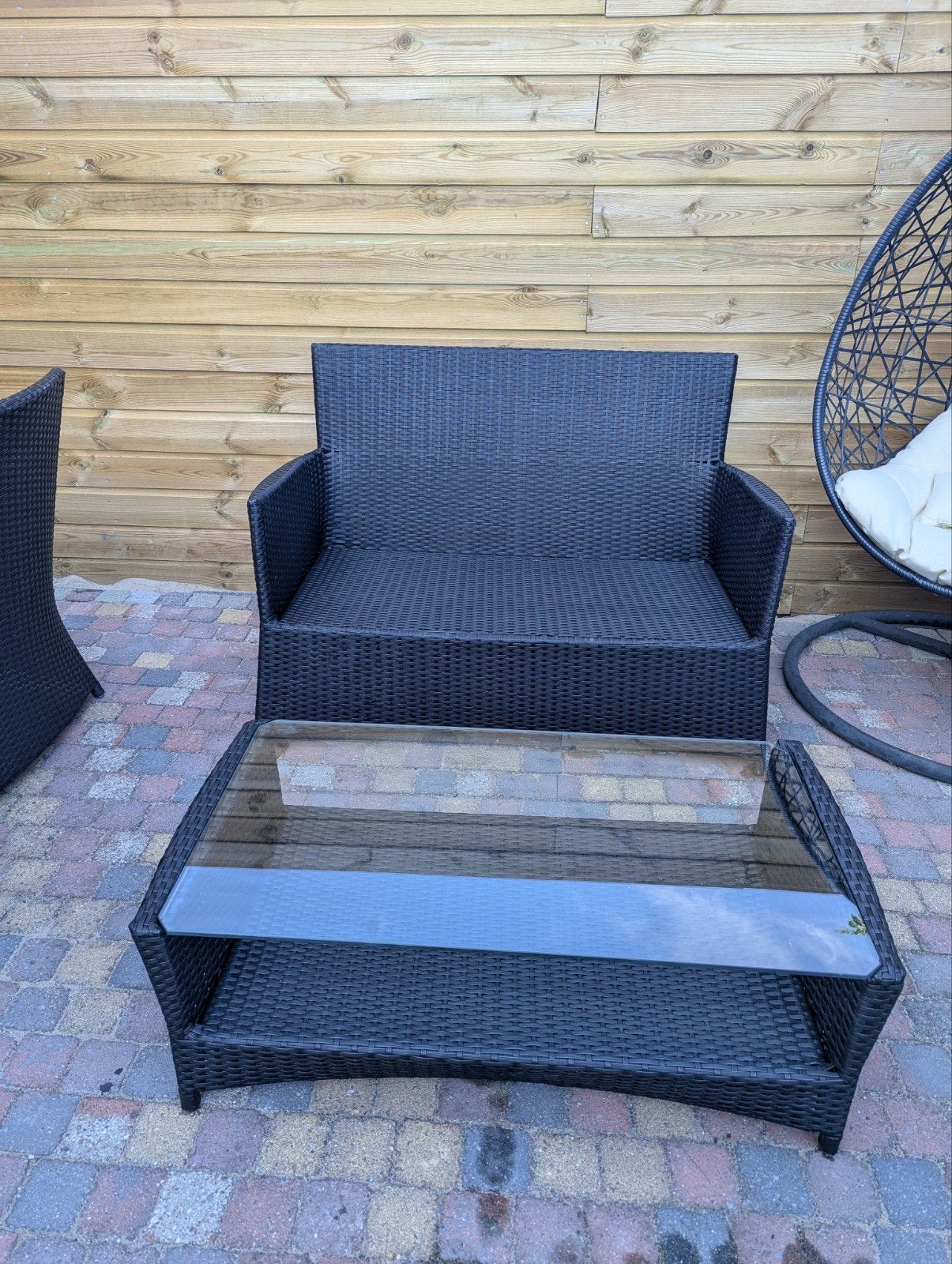 tuinbank met tafel met glazen blad, Kunststof, Bank, Zo goed als nieuw, Loungeset