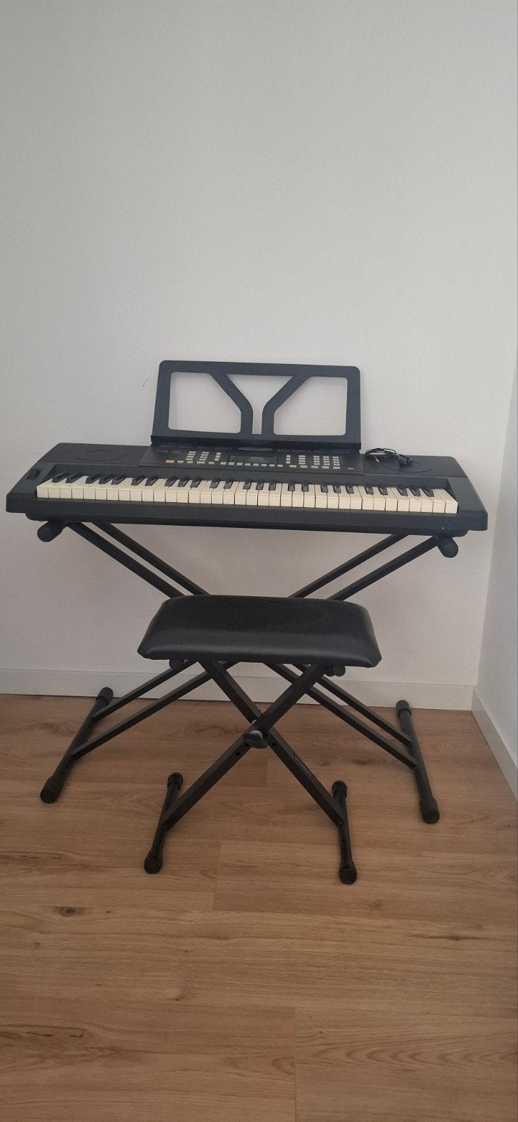 Fazley FKB-120 Keyboard starterset met standaard en krukje, Muziek en Instrumenten, 61 toetsen, Zo goed als nieuw, Met standaard