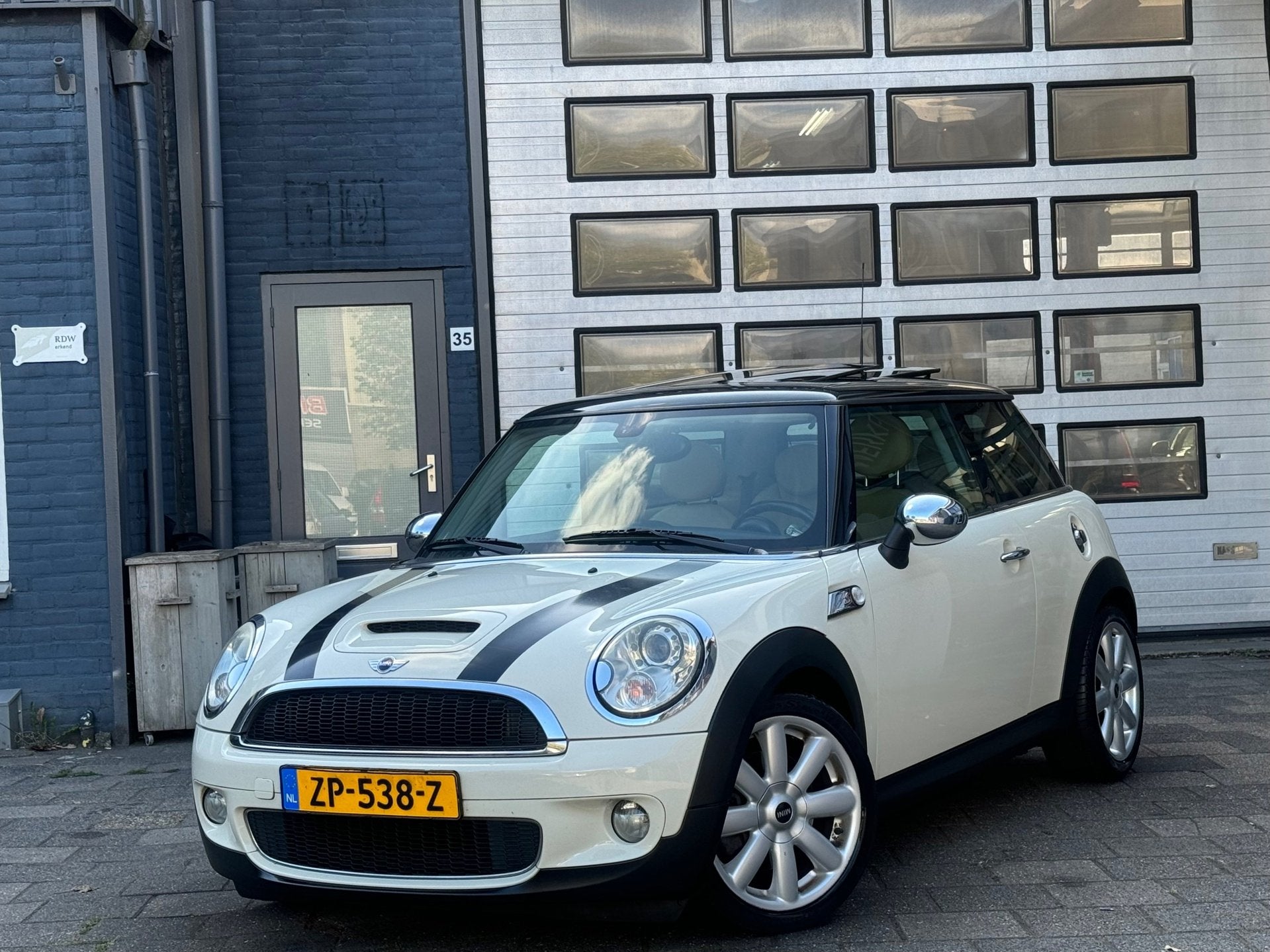 Mini Mini 1.6 Cooper S | Clima | Cruise | Pano | PDC, Auto's, Euro 5, Gebruikt, 4 cilinders, 4 stoelen