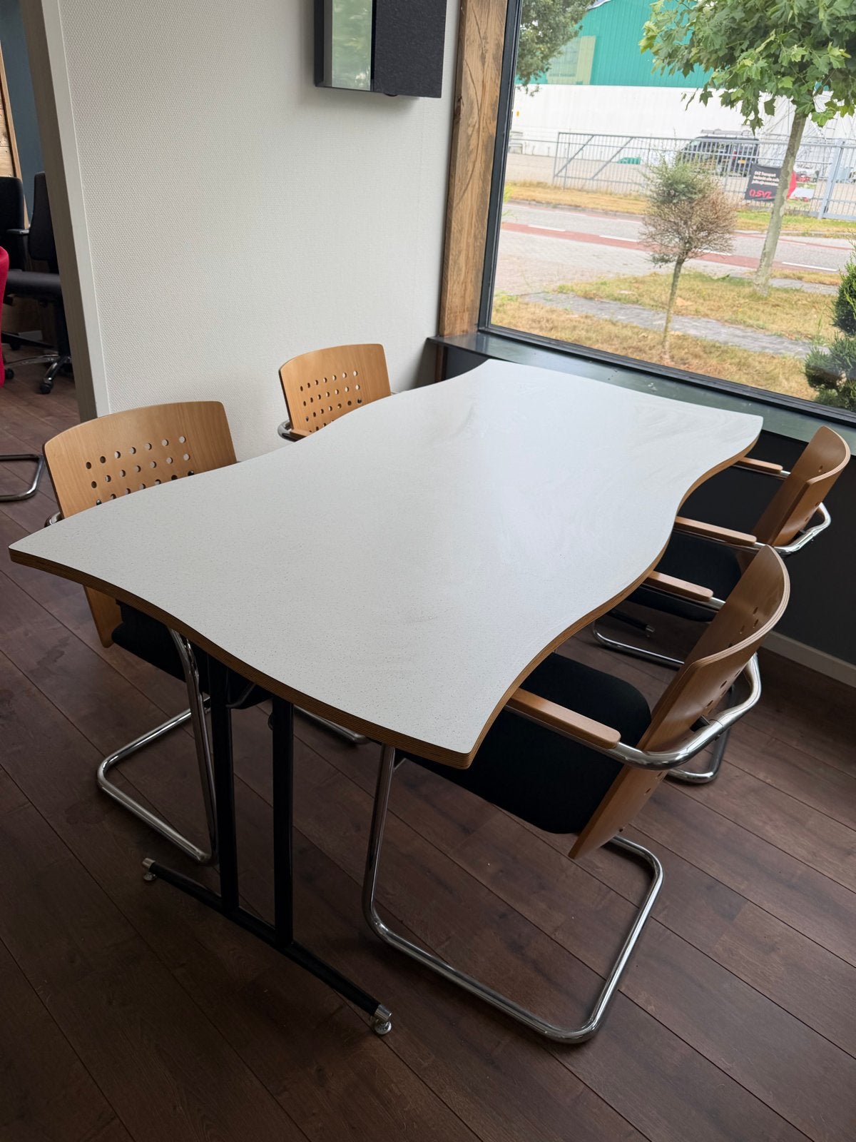 Vergader-/kantinetafel met 4 stoelen, Kantine of Aula, Ophalen, Gebruikt, Tafel