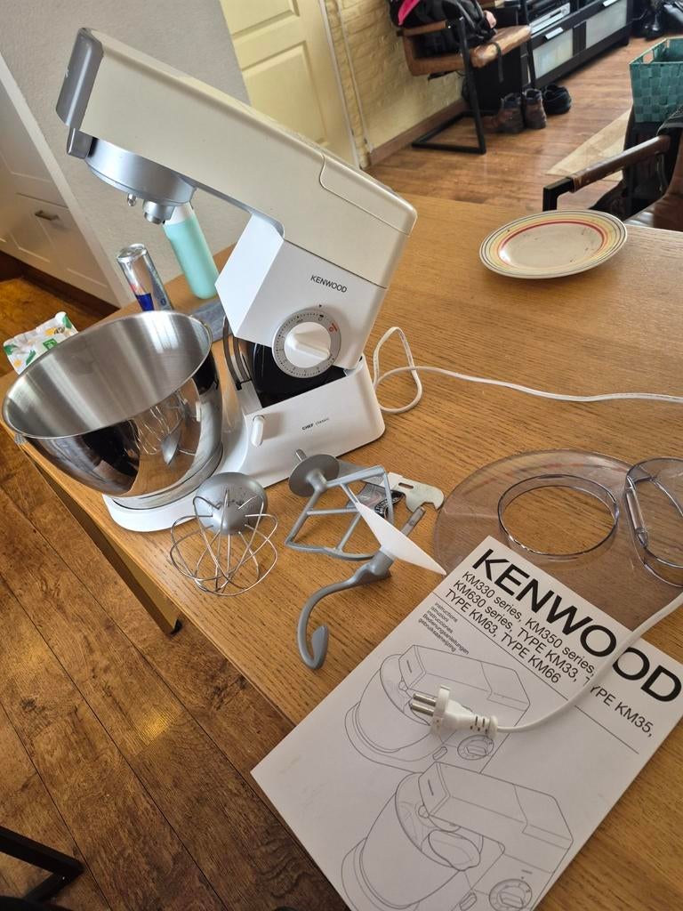 Keukenmachine Kenwood, Witgoed en Apparatuur, Keukenmixers, 4 liter of meer, Gebruikt, 3 snelheden of meer, Ophalen of Verzenden