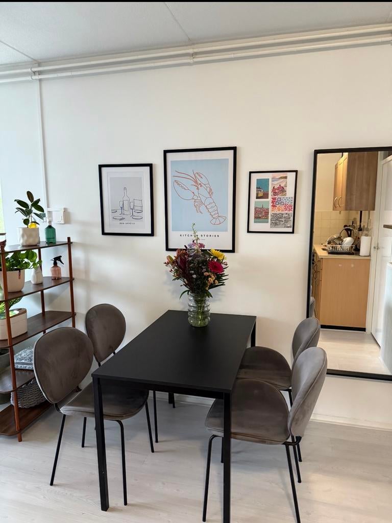 IKEA SANDSBERG tafel - Zwart, 110x67 cm, Ophalen, 100 tot 150 cm, 50 tot 100 cm, Zo goed als nieuw