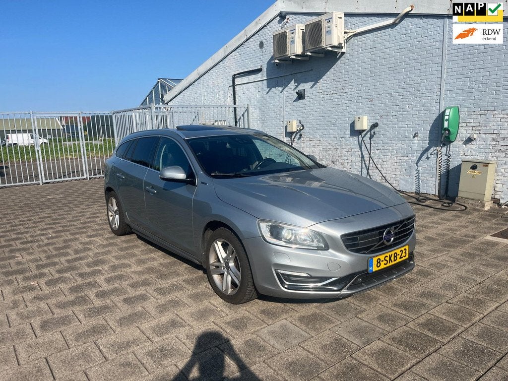 Volvo V60 2.4 D6 AWD Plug-In Hybrid Summum, Auto's, Automaat, Zwart, Vierwielaandrijving, Automatische klimaatregeling