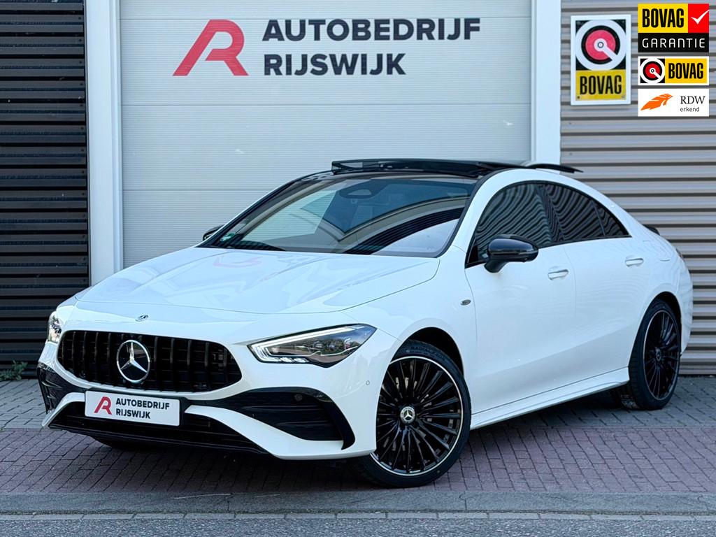 Mercedes-Benz CLA-klasse 250 e Edition AMG Line 45s Pano/360, Auto's, Gebruikt, 4 cilinders, Alcantara, Origineel Nederlands