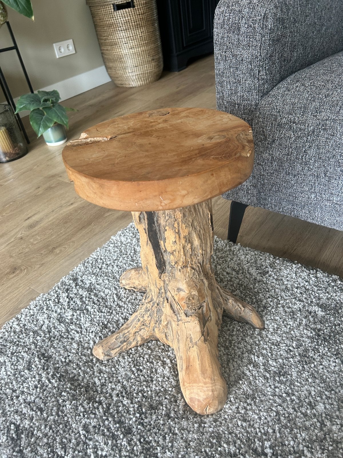 Unieke bijzettafel van massief teakhout, boomstam design, Minder dan 55 cm, Gebruikt, Rond, Hout