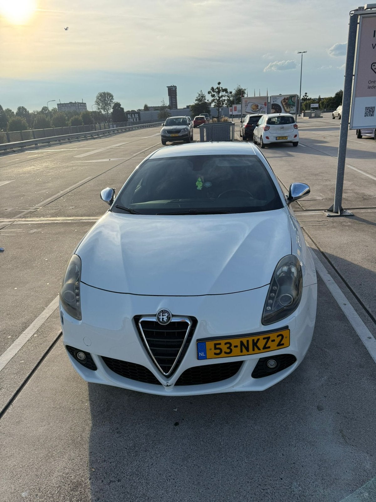 Alfa Romeo Giulietta 1.4 Turbo Multi AIR 2010 Wit, Auto's, Voorwielaandrijving, 4 cilinders, Wit, Origineel Nederlands