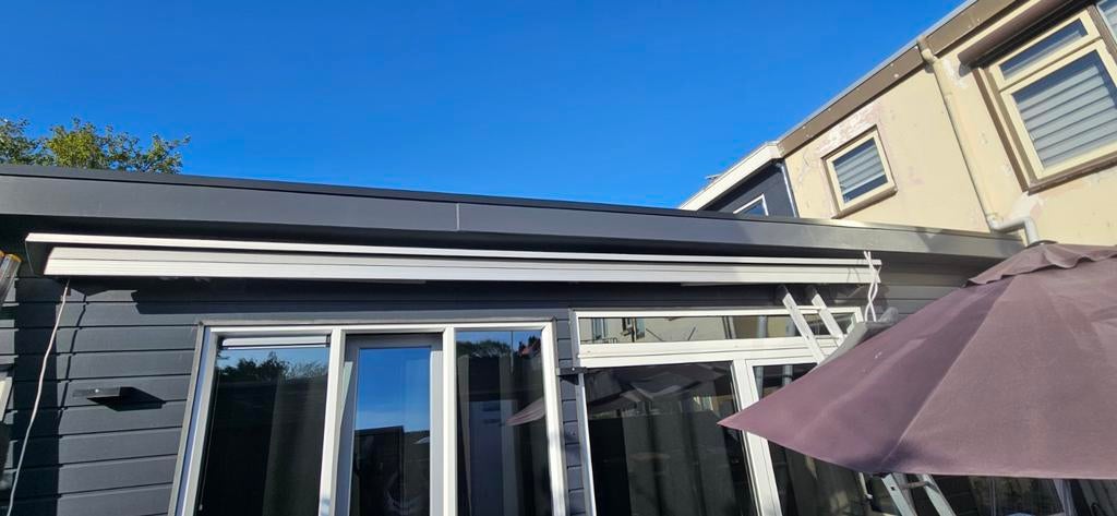 Elektrisch knikarmscherm, zo goed als nieuw, Tuin en Terras, Zonneschermen, Ophalen, Elektrisch, Zo goed als nieuw, 150 tot 300 cm
