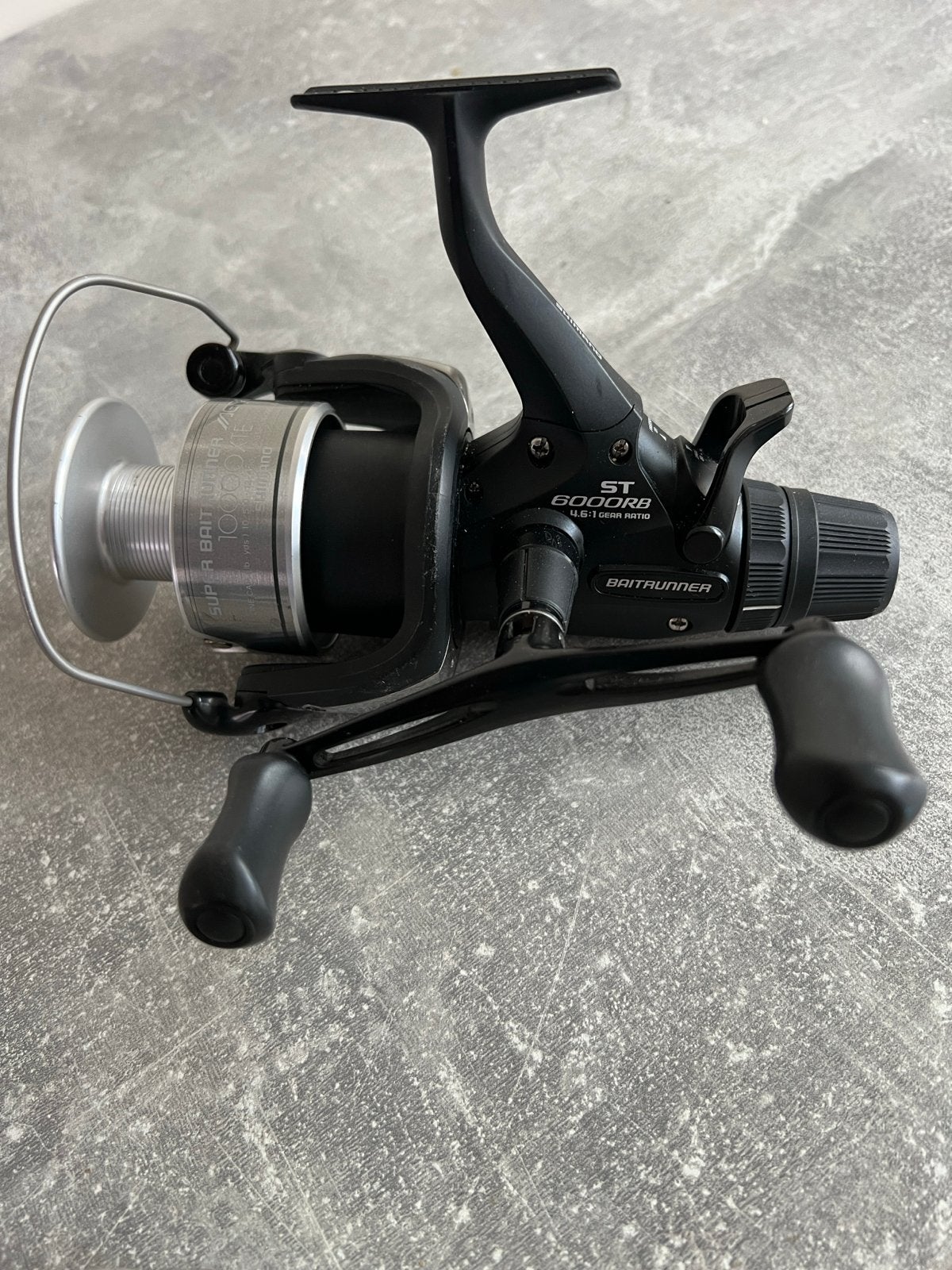 Shimano Baitrunner ST 6000RB met extra spoel en nylon, Watersport en Boten, Ophalen, Gebruikt, Molen