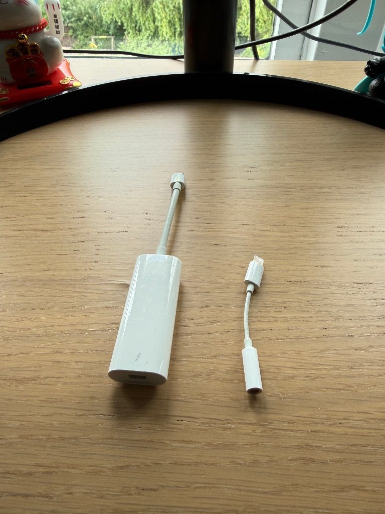 Apple Thunderbolt 3 naar 2 + Apple Lightning naar 3,5mm jack, Verzenden, Gebruikt