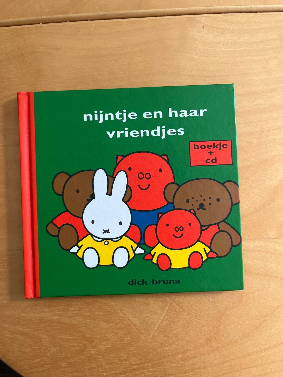 Nijntje en haar vriendjes - Boekje (CD ontbreekt), Ophalen of Verzenden, Zo goed als nieuw
