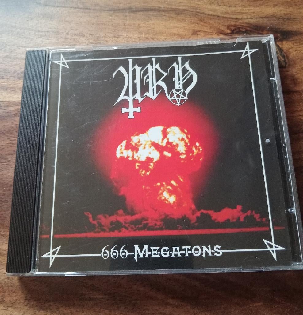 Urn 666 Megatons CD Black Metal Taake Horna Sargeist Beherit, Verzenden, Zo goed als nieuw