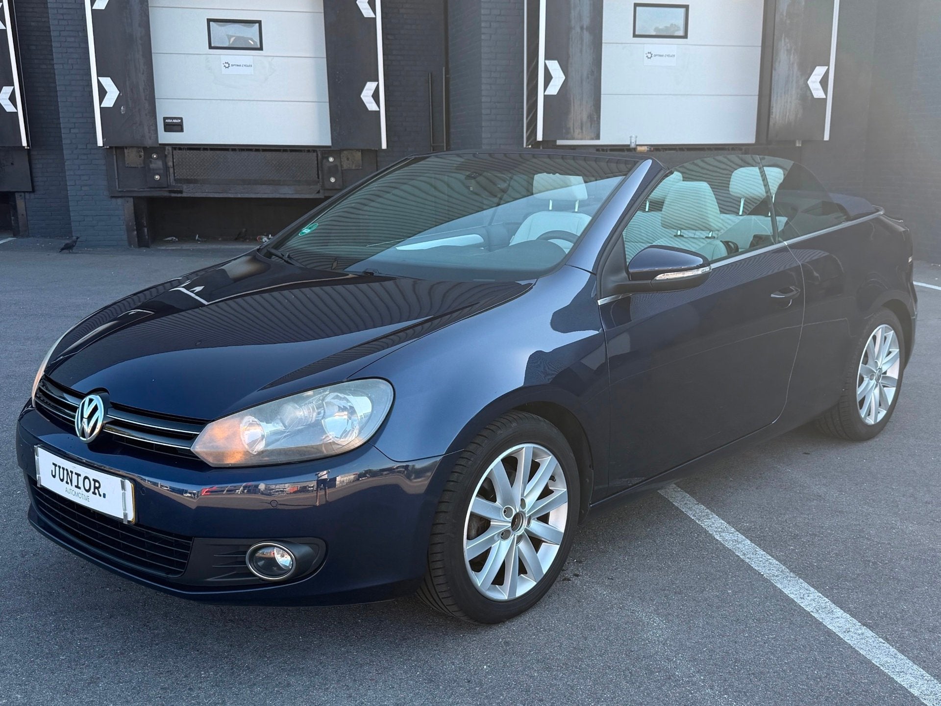 Volkswagen Golf Cabriolet 1.2 TSI BlueMotion LEDER/NAVI/PDC/, Voorwielaandrijving, Euro 5, Beige, 4 cilinders