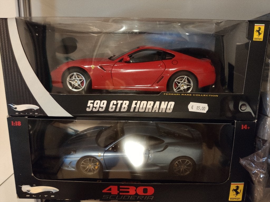 1:18 Hotwheels Elite Ferrari 599 GTB in doos, Hobby en Vrije tijd, Ophalen of Verzenden, Zo goed als nieuw, Auto, Hot Wheels