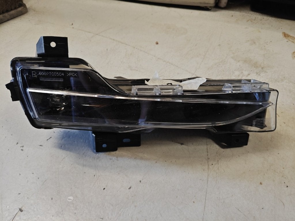 Tesla Model 3 mistlamp rechts origineel 1077396-00-C, Ophalen of Verzenden, Gebruikt, Overige automerken
