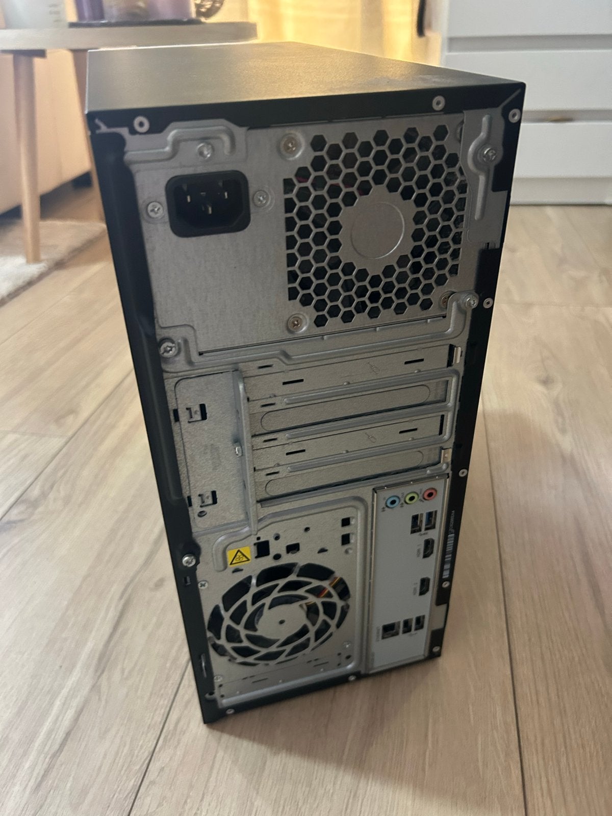 HP Pavilion Desktop PC - Wit/Zwart, Ophalen of Verzenden, Gebruikt, Minder dan 4 GB, Onbekend