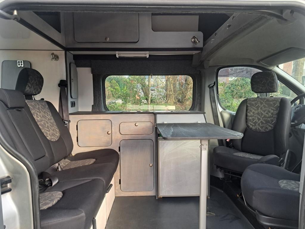 Opel Vivaro buscamper L1H2 Let op tijdelijk €7500,-!!, Caravans en Kamperen, Campers, Overige merken, Tot en met 2, Bedrijf, Koelkast