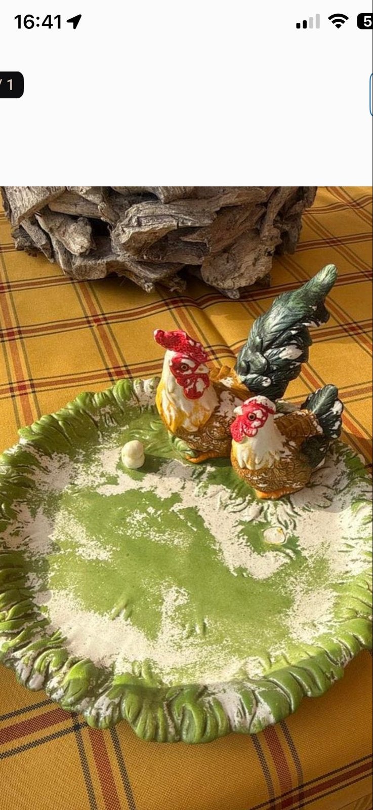 Decoratieve schaal met kippen en ei, Ophalen, Gebruikt, Porselein of Keramiek, Schaal